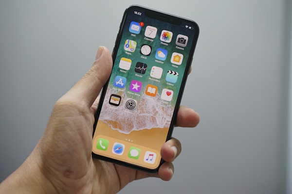 iPhone 15 Plus Pro comparativa smartphone Apple titanio análisis