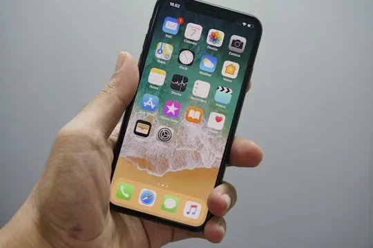 iPhone 15 Plus Pro comparativa smartphone Apple titanio análisis